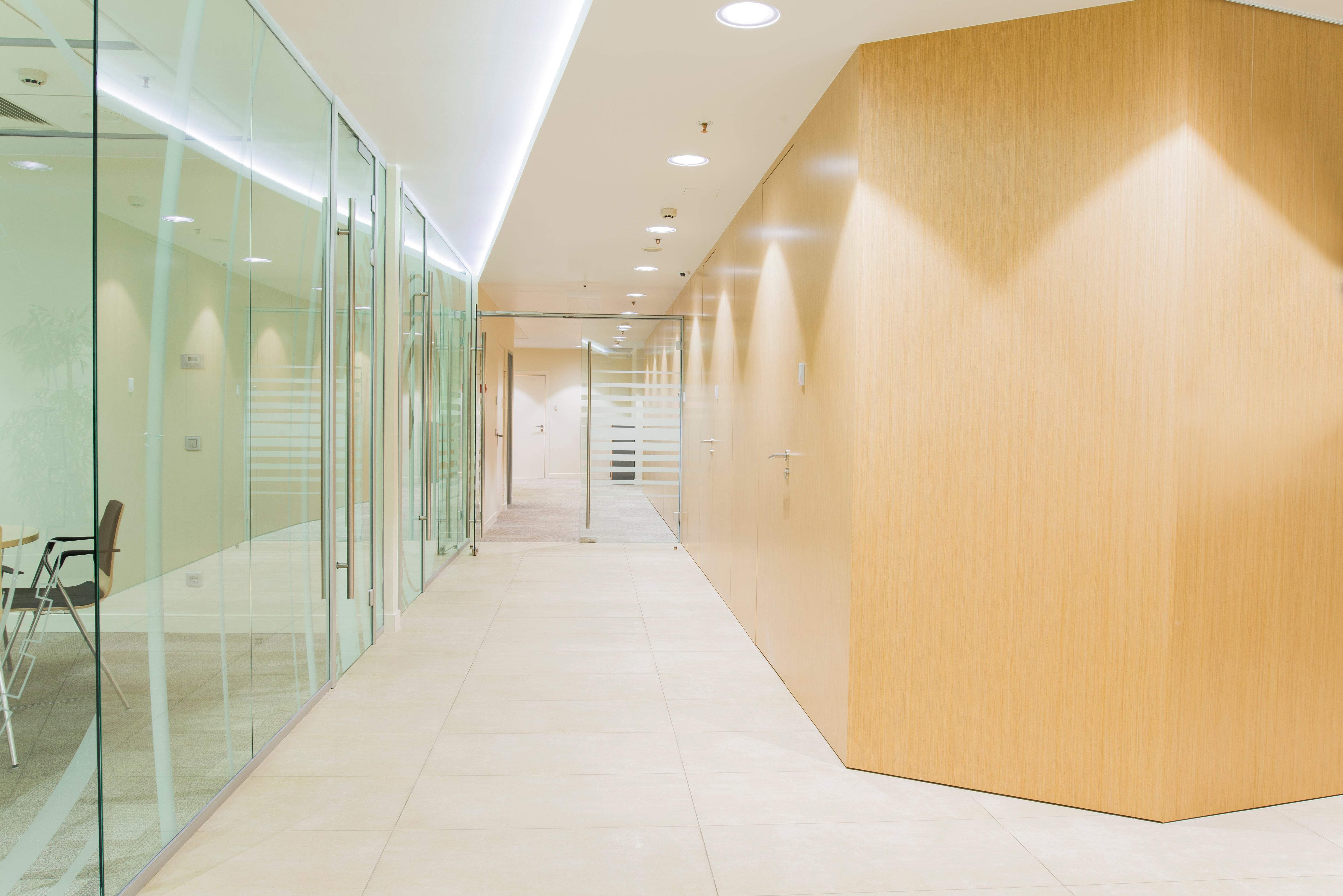 How Energy-Efficient Lighting Reduces Operating Costs